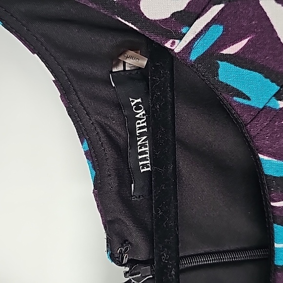 Ellen Tracy Abstract Pattern Crew Neck Short Sleeve Form Fitting Comfy Dress - Picture 3 of 11